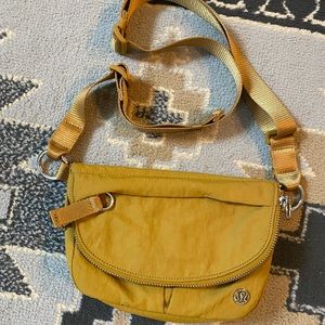 Lululemon Mini Festival Bag mustard yellow perfect condition